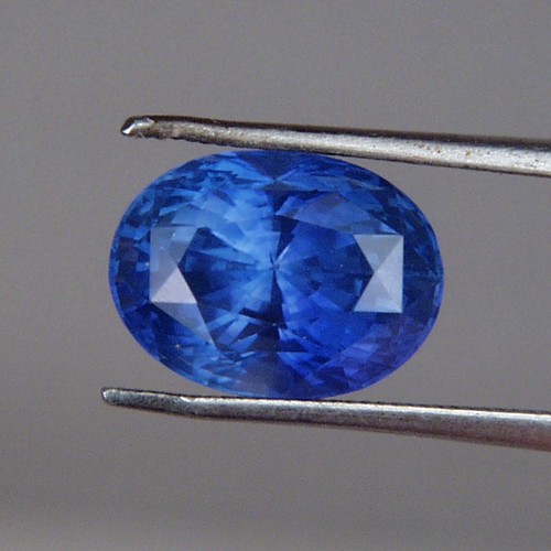Big and Clean Royal Blue Natural Ceylon Sapphire 4.83ct  Litnon.com