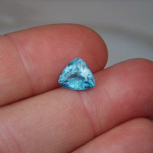 Big and Bright Neon Blue Apatite Madagascar 2.62 ct  Litnon.com