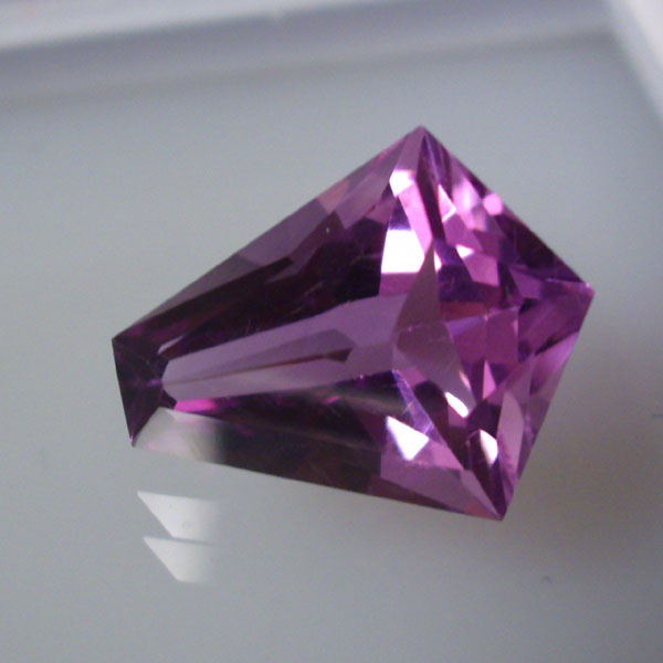 Top Cut and Bright Natural Amethyst Brazil 4.51 ct  Litnon.com