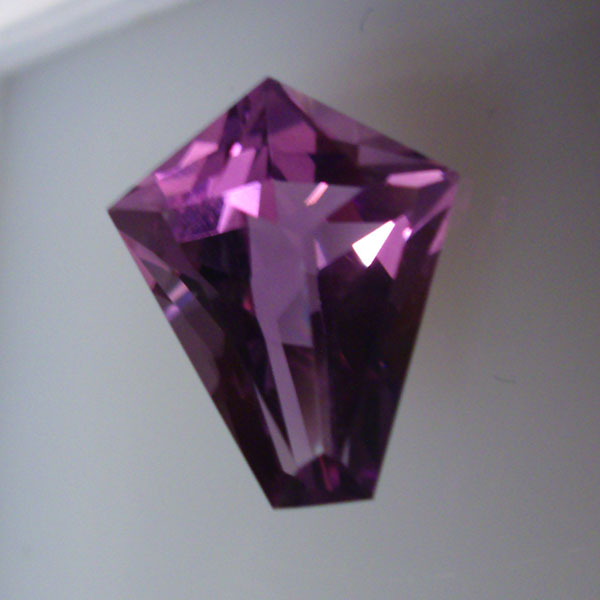Top Cut and Bright Natural Amethyst Brazil 4.51 ct  Litnon.com