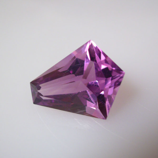 Top Cut and Bright Natural Amethyst Brazil 4.51 ct  Litnon.com