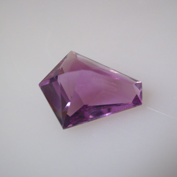 Top Cut and Bright Natural Amethyst Brazil 4.51 ct  Litnon.com