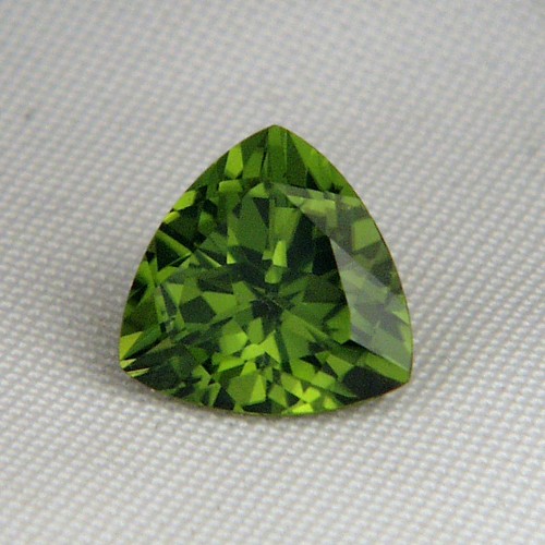 Top Gem Fine Cut and Color Arizona Peridot 3.40 ct  Litnon.com
