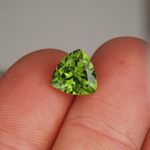 Top Gem Fine Cut and Color Arizona Peridot 3.40 ct  Litnon.com
