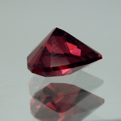 Top Cut and Color Tanga Rhodolite Garnet Tanzania  Litnon.com