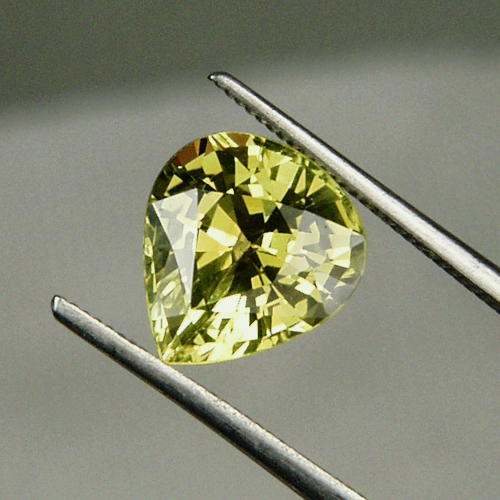  Rare Top Cut and Fine Color Natural Chrysoberyl  Litnon.com