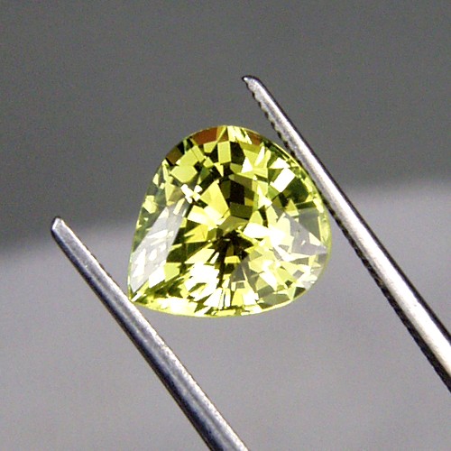  Rare Top Cut and Fine Color Natural Chrysoberyl  Litnon.com