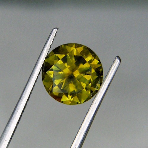 Color Change Russian Demantoid - Andradite Garnet  Litnon.com