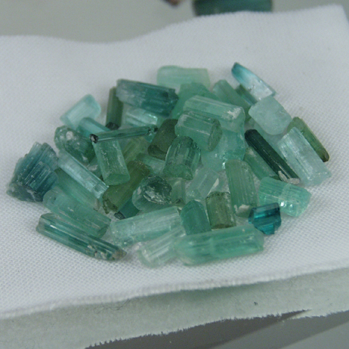 Fine Color Afghan Tourmaline Collectors Crystals  Litnon.com