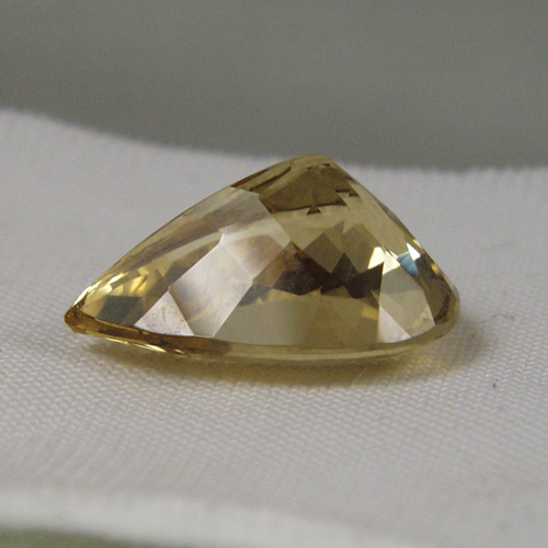 Top Cut Big and Bright Golden Beryl 8.80 ct  Litnon.com