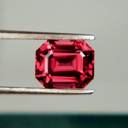 Top Cut Hot Pink Umbalite Garnet Tanzania 2.71 ct  Litnon.com
