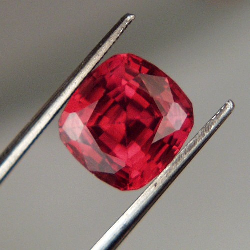 Top Cut Hot Pink Umbalite Garnet Tanzania 4.73 ct  Litnon.com