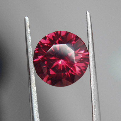 USA Cut Big Umba Valley Rhodolite Garnet 5.19 carats Litnon.com