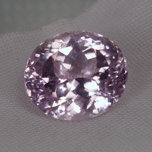 Top Cut Bright Pink Kunzite Afghanistan 28.05 ct  Litnon.com
