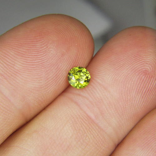Brilliant Quality Color Change Russian Demantoid Garnet  Litnon.com