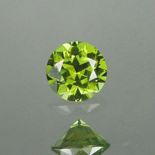 Brilliant Quality Color Change Russian Demantoid Garnet  Litnon.com
