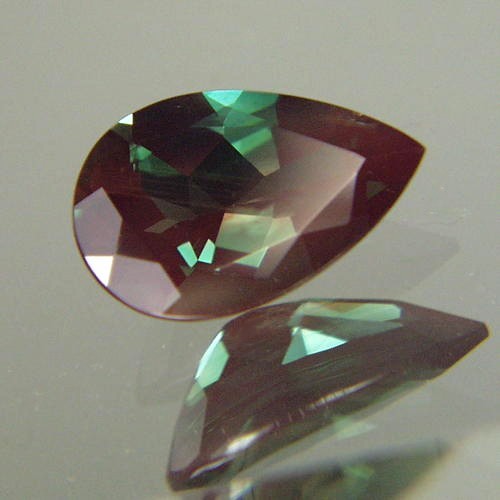 Bi-Color Green and Red Andesine Gemstone 2.43 ct  Litnon.com