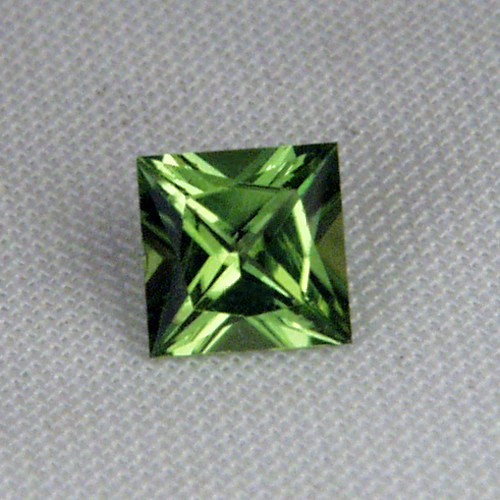  Bright & Pretty! Princess Cut Arizona Peridot 1.82ct  Litnon.com