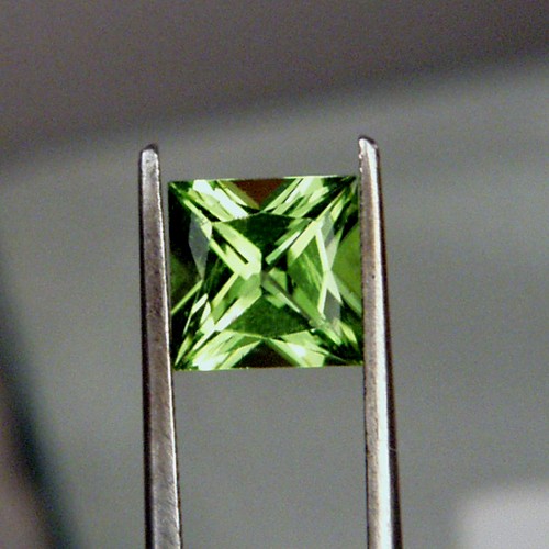  Bright & Pretty! Princess Cut Arizona Peridot 1.82ct  Litnon.com