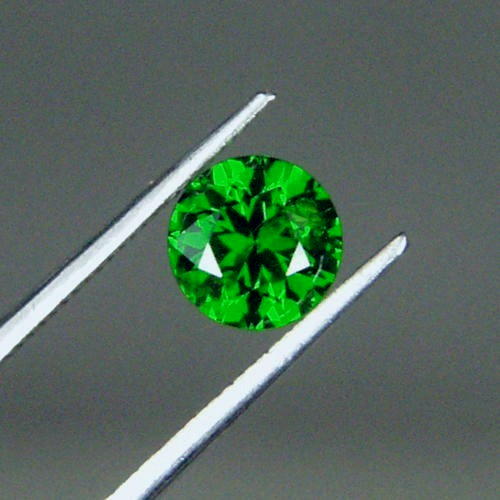 Gem Glowing Emerald Green Russian Demantoid Garnet  Litnon.com