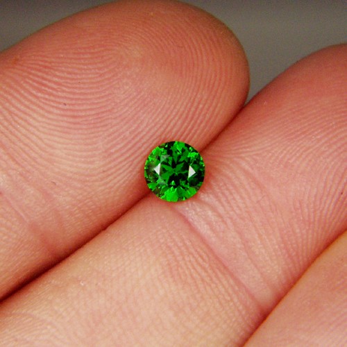 Gem Glowing Emerald Green Russian Demantoid Garnet  Litnon.com