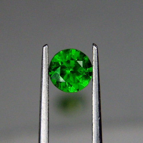 Gem Glowing Emerald Green Russian Demantoid Garnet  Litnon.com