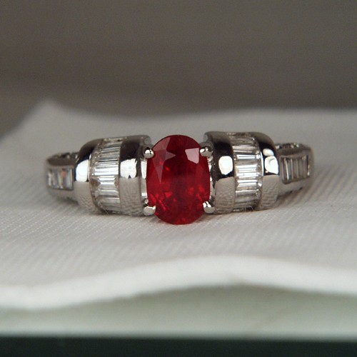 AGTA Certified South East Asia Ruby Diamond Ring 18kt  Litnon.com