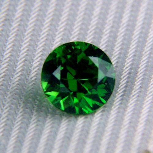 Gem Glowing Emerald Green Russian Demantoid Garnet  Litnon.com