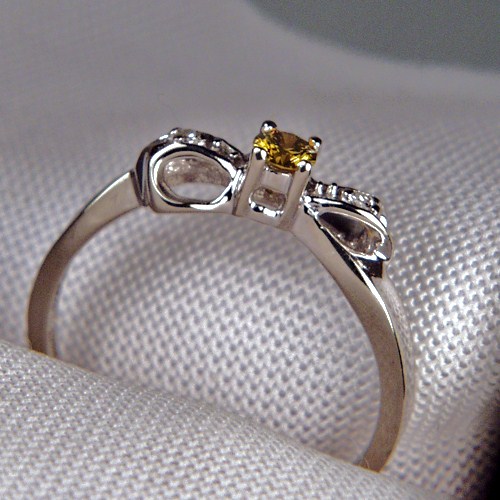 Bright and Pretty Yellow Diamond Ring 14 kt  Litnon.com