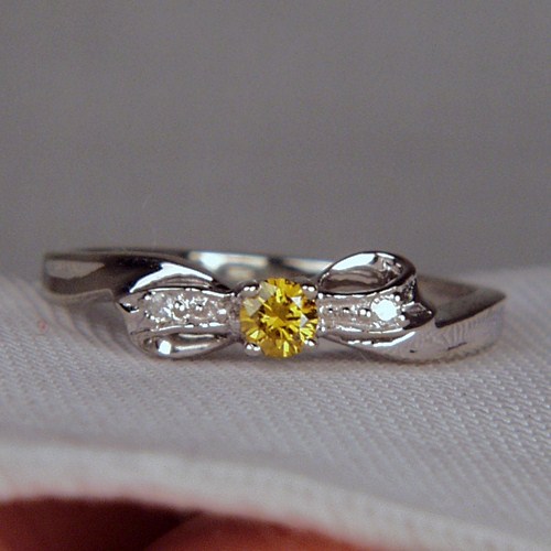 Bright and Pretty Yellow Diamond Ring 14 kt  Litnon.com
