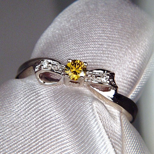 Bright and Pretty Yellow Diamond Ring 14 kt  Litnon.com