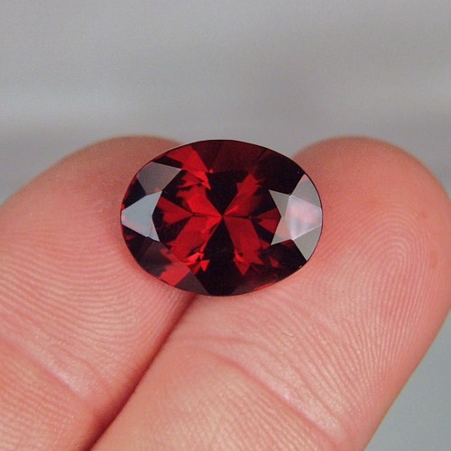 Quality Huge Rhodolite Garnet Tanzania 11.97 ct  Litnon.com