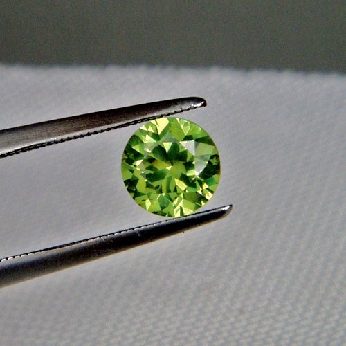 Quality Old Mine Russian Demantoid Garnet 1.0 ct  Litnon.com