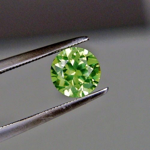 Quality Old Mine Russian Demantoid Garnet 1.0 ct  Litnon.com