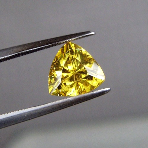  Rare Yellow Spanish Sphalerite Trillion 1.95ct  Litnon.com