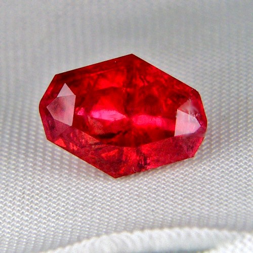 World Class Gem Color and Clarity Rhodochrosite 9.52ct  Litnon.com