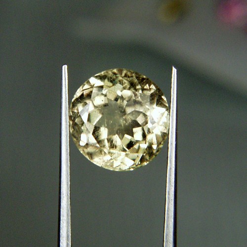 Big and Rare Color Change Diaspore Turkey 6.00ct  Litnon.com