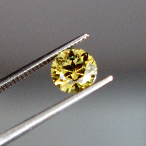 Brilliant Quality Color Change Russian Demantoid Garnet  Litnon.com
