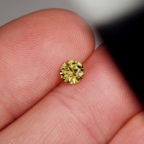 Brilliant Quality Color Change Russian Demantoid Garnet  Litnon.com