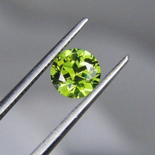 Brilliant Quality Color Change Russian Demantoid Garnet  Litnon.com