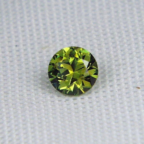 Brilliant Quality Color Change Russian Demantoid Garnet  Litnon.com