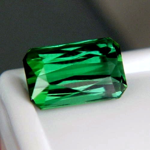 Bright Color Fine Green Tourmaline Namibia 3.88ct  Litnon.com