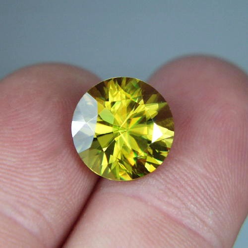 Fire Top Gem Color Shift Pakistan Sphene 7.30 ct  Litnon.com