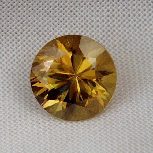 Fire Top Gem Color Shift Pakistan Sphene 7.30 ct  Litnon.com