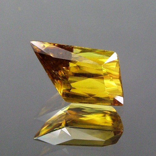 Top Cut and Multi -Color Fire Pakistan Sphene 3.04ct  Litnon.com