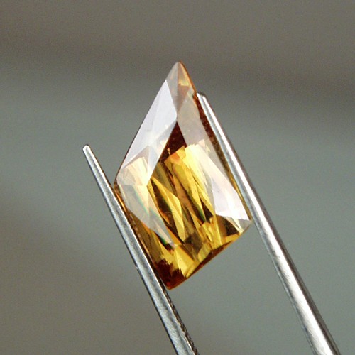 Top Cut and Multi -Color Fire Pakistan Sphene 3.04ct  Litnon.com