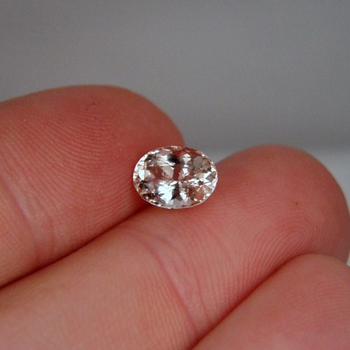 Bright Golden Precious Topaz Pakistan 2.31 ct  Litnon.com