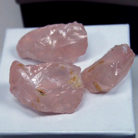 Fine Color Rose Quartz Facet Rough Brazil 128 ct  Litnon.com