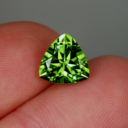 Top Gem Fine Cut and Color Arizona Peridot 3.80 ct  Litnon.com