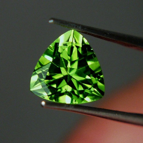 Top Gem Fine Cut and Color Arizona Peridot 3.80 ct  Litnon.com
